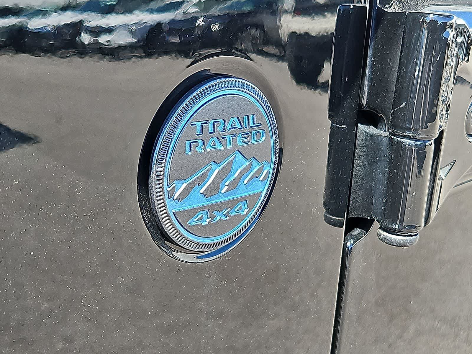 Used 2025 Jeep Wrangler Unlimited Sahara AWD/4WD image 36