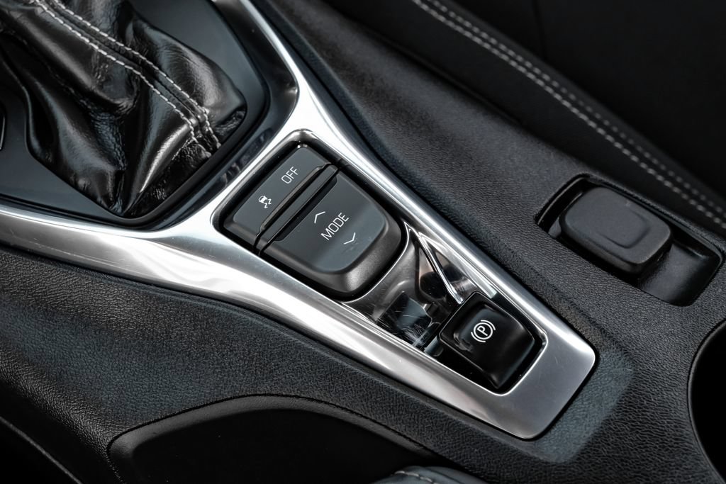 Used 2018 Chevrolet Camaro LT RWD image 18