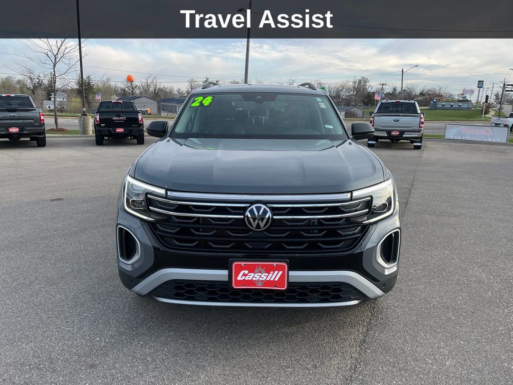 Used 2024 Volkswagen Atlas Peak Edition SE image 10