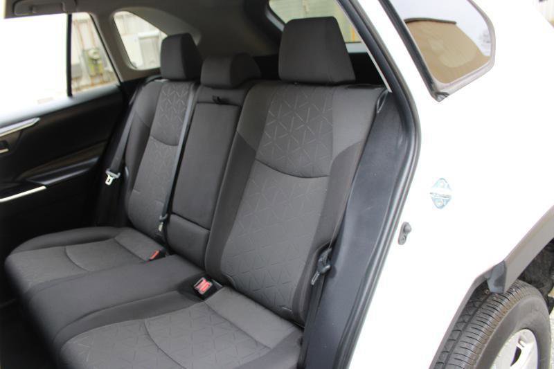Used 2020 Toyota RAV4 XLE AWD/4WD image 14