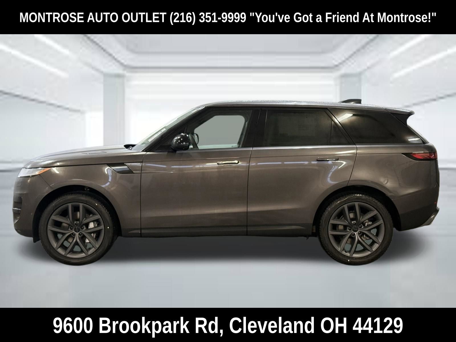 New 2026 Land Rover Range Rover Sport SE AWD/4WD image 2