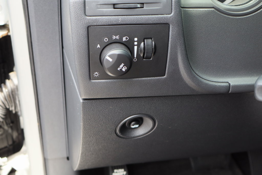 Used 2008 Dodge Challenger SRT8 RWD image 12
