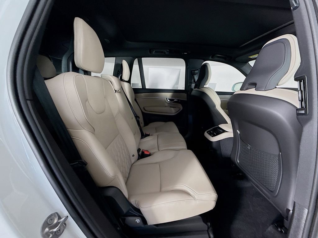 New 2026 Volvo XC90 B6 Plus w/ Protection Package Premier image 29