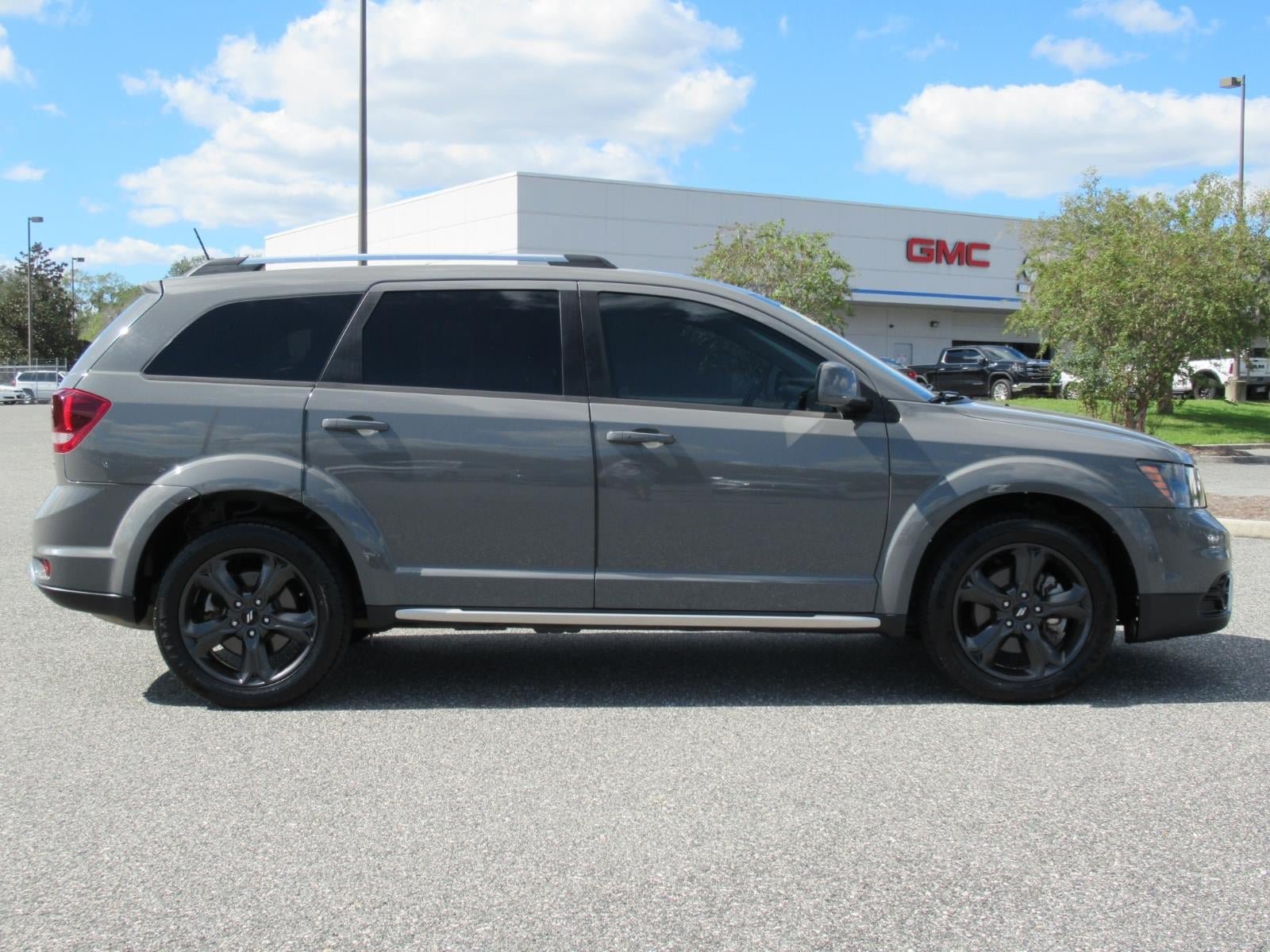 Used 2020 Dodge Journey Crossroad FWD image 2