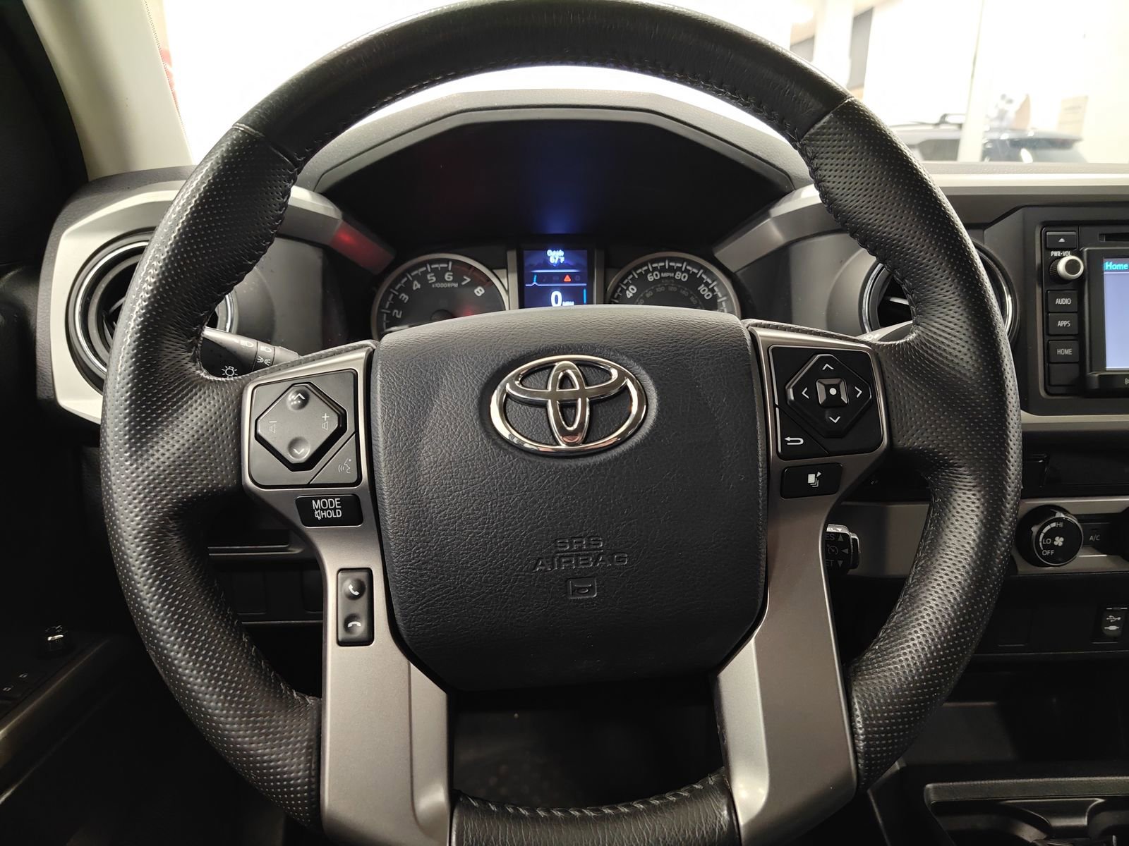 Used 2017 Toyota Tacoma SR5 image 17