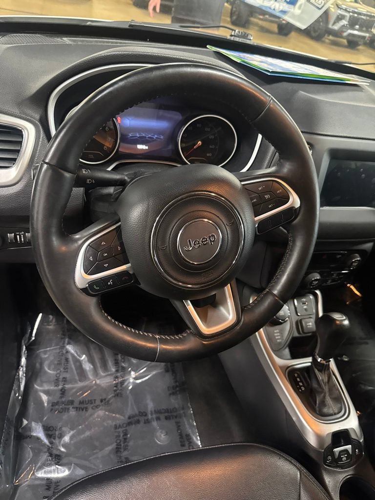 Used 2017 Jeep Compass Latitude w/ Popular Equipment Group AWD/4WD image 10