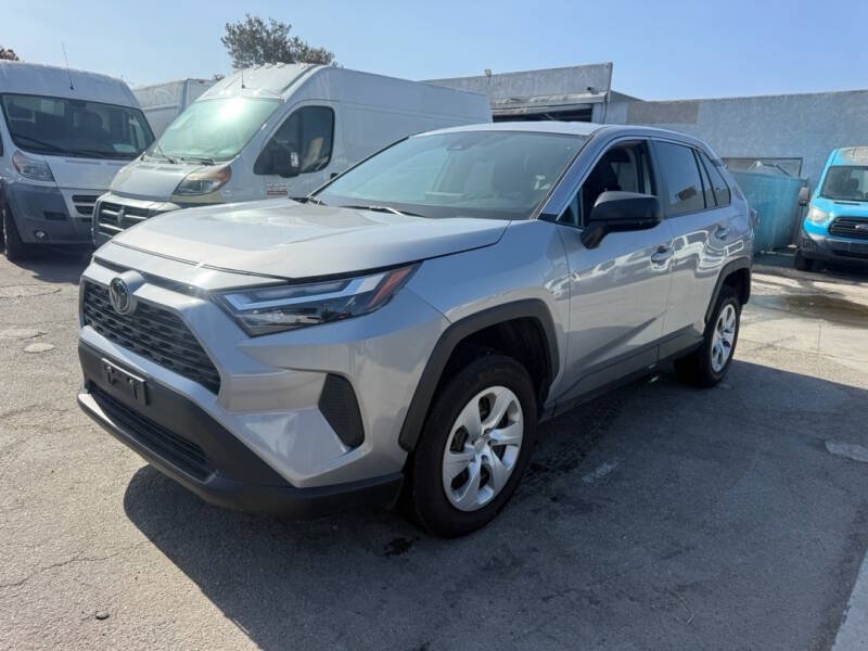 Used 2025 Toyota RAV4 LE FWD image 3