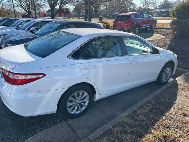 Used 2017 Toyota Camry image 4