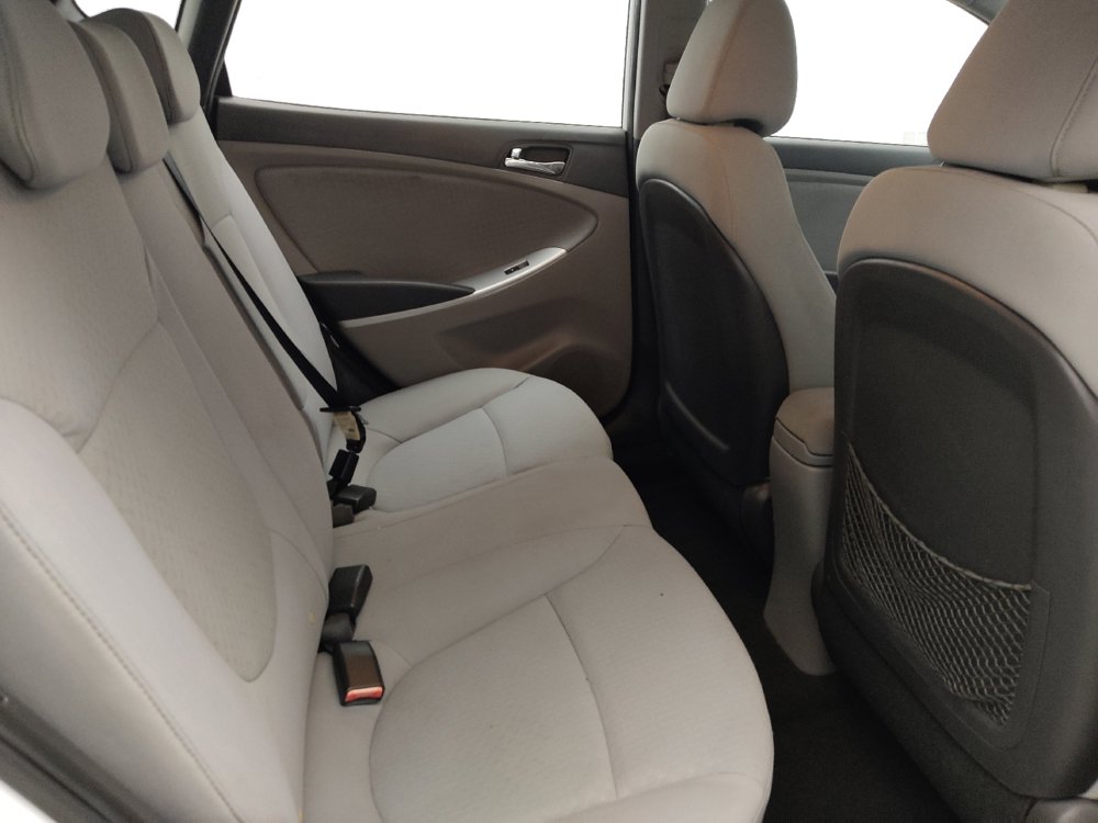 Used 2013 Hyundai Accent SE FWD image 19