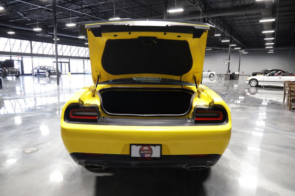 Used 2017 Dodge Challenger SXT image 23