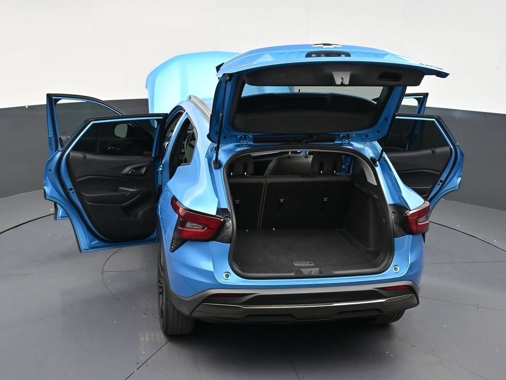 Used 2025 Chevrolet Trax ACTIV FWD image 32