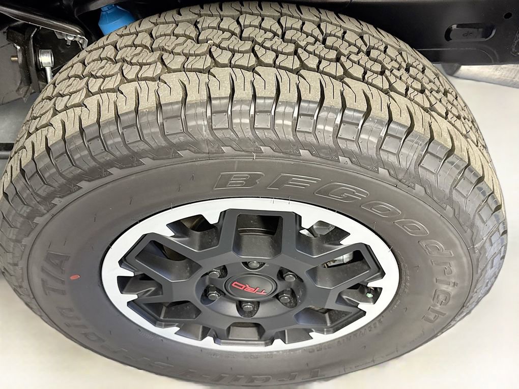 New 2025 Toyota Tacoma TRD Off-Road image 31