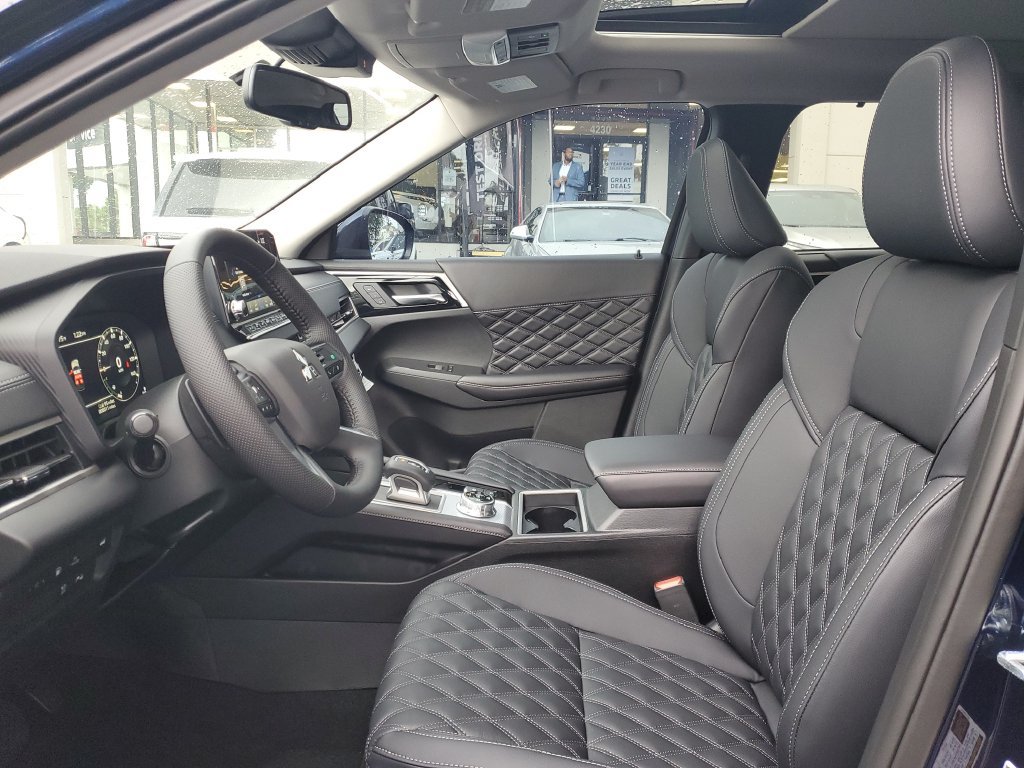 Used 2025 Mitsubishi Outlander SEL AWD/4WD image 15
