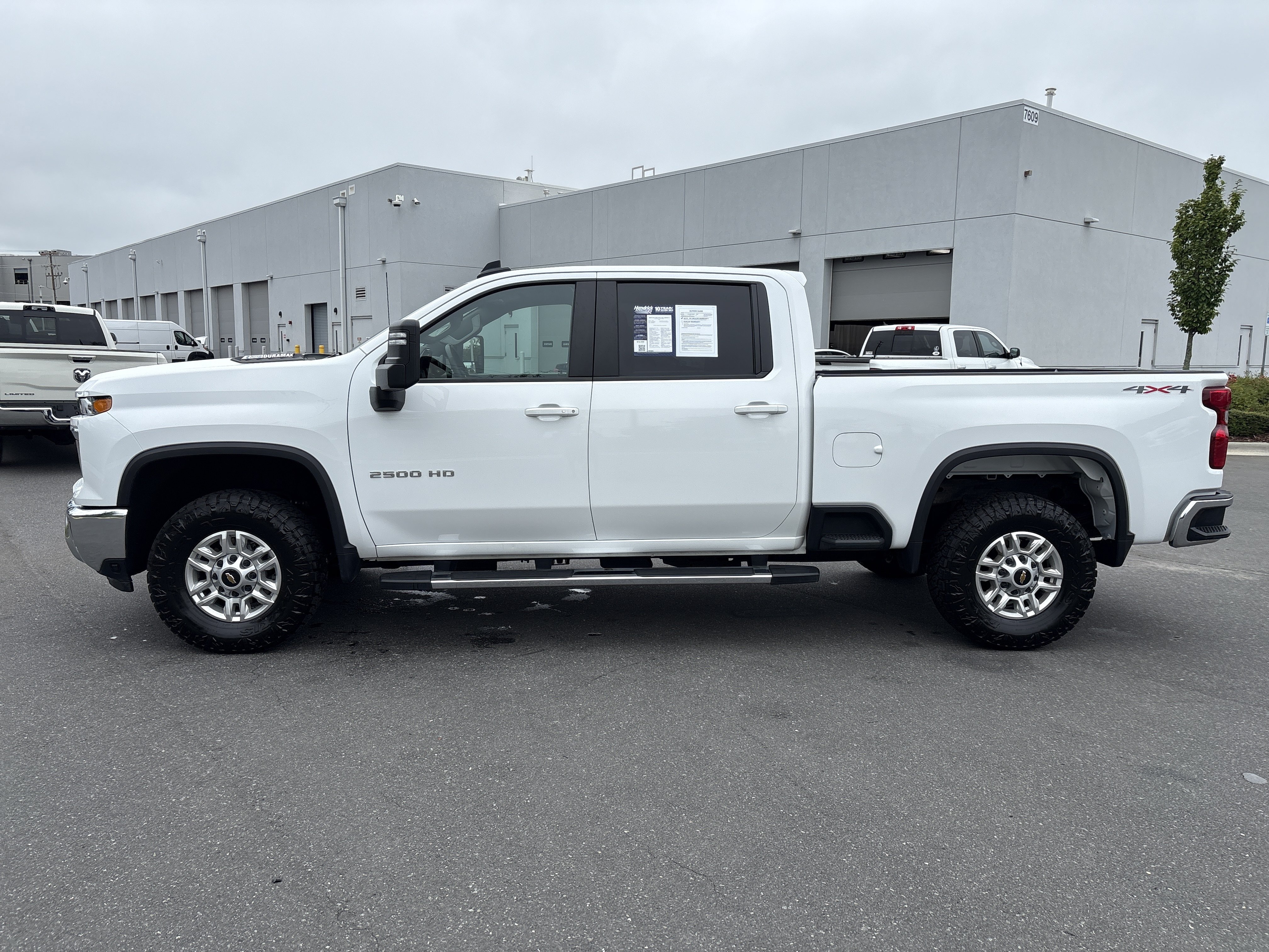 Used 2025 Chevrolet Silverado 2500 LT w/ Convenience Package AWD/4WD image 6