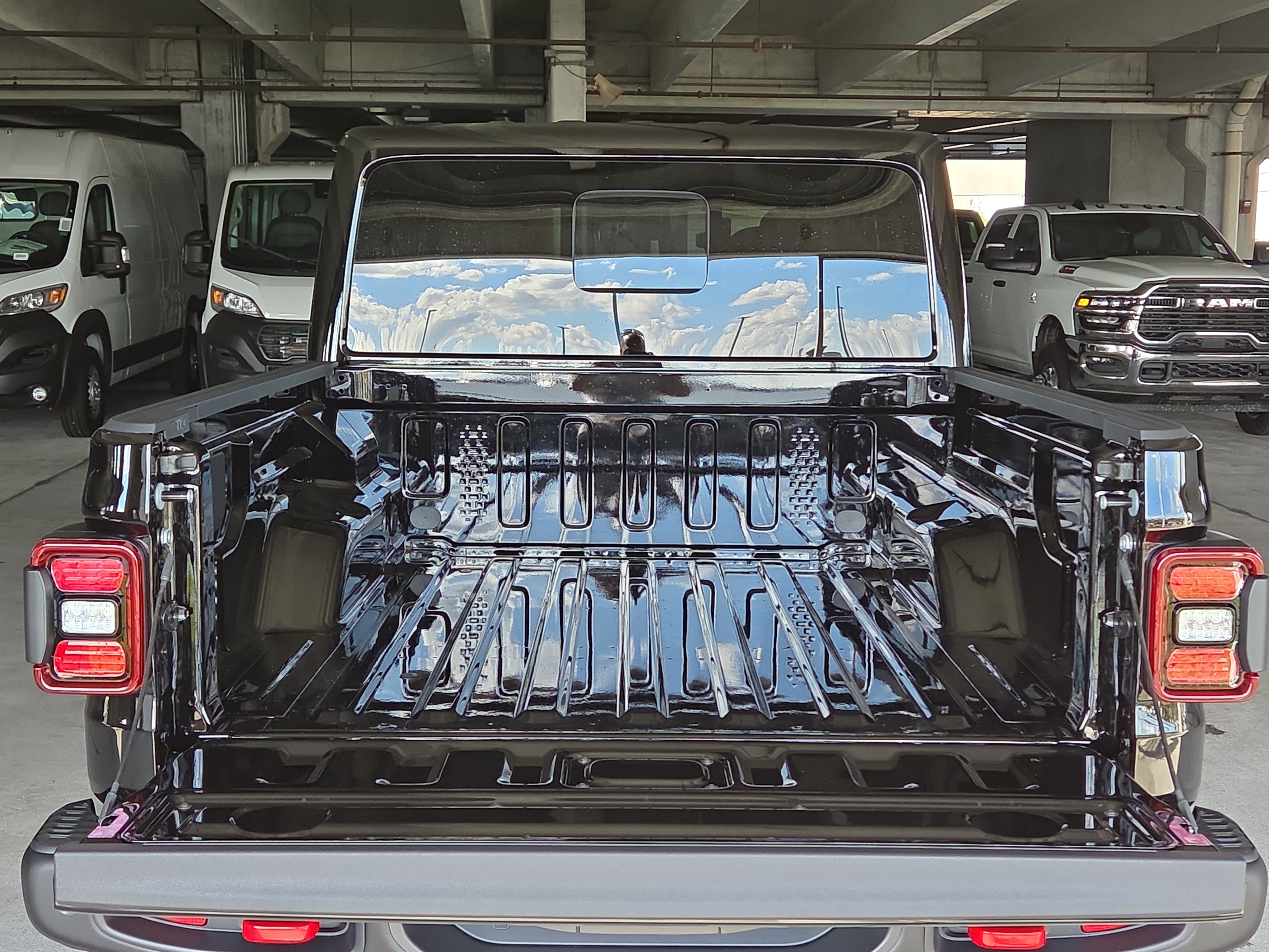 New 2025 Jeep Gladiator Rubicon AWD/4WD image 15