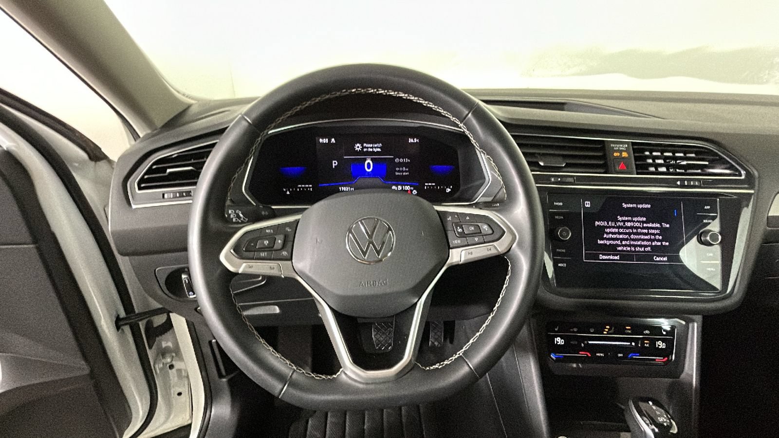 Used 2022 Volkswagen Tiguan SE AWD/4WD image 15