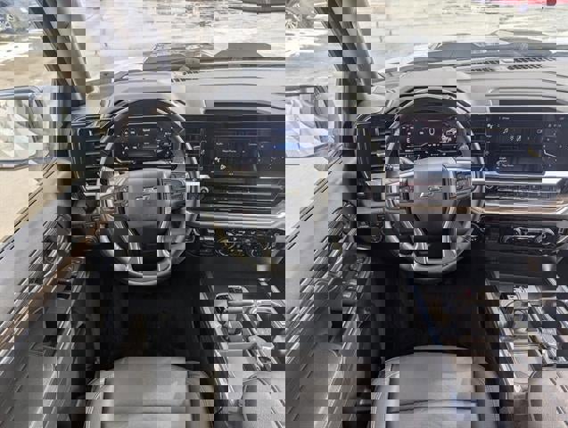 Used 2024 Chevrolet Silverado 1500 LT Trail Boss w/ Convenience Package II image 3