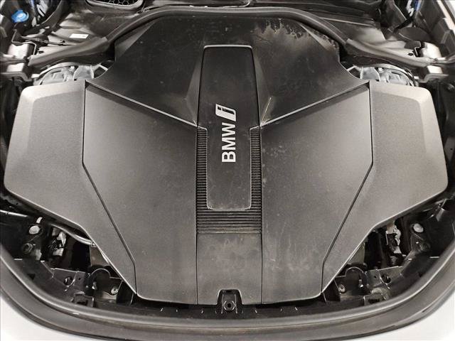 Certified 2024 BMW i7 xDrive60 w/ Executive Package AWD/4WD image 23