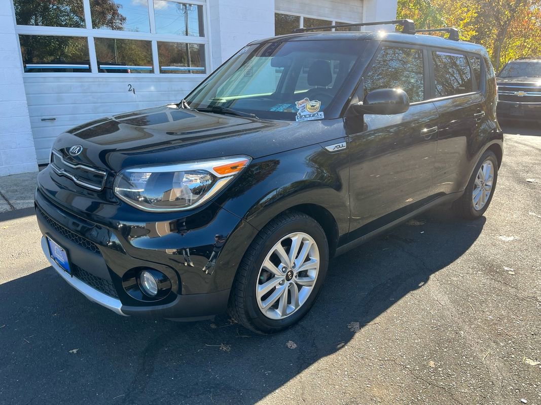 Used 2018 Kia Soul + image 3