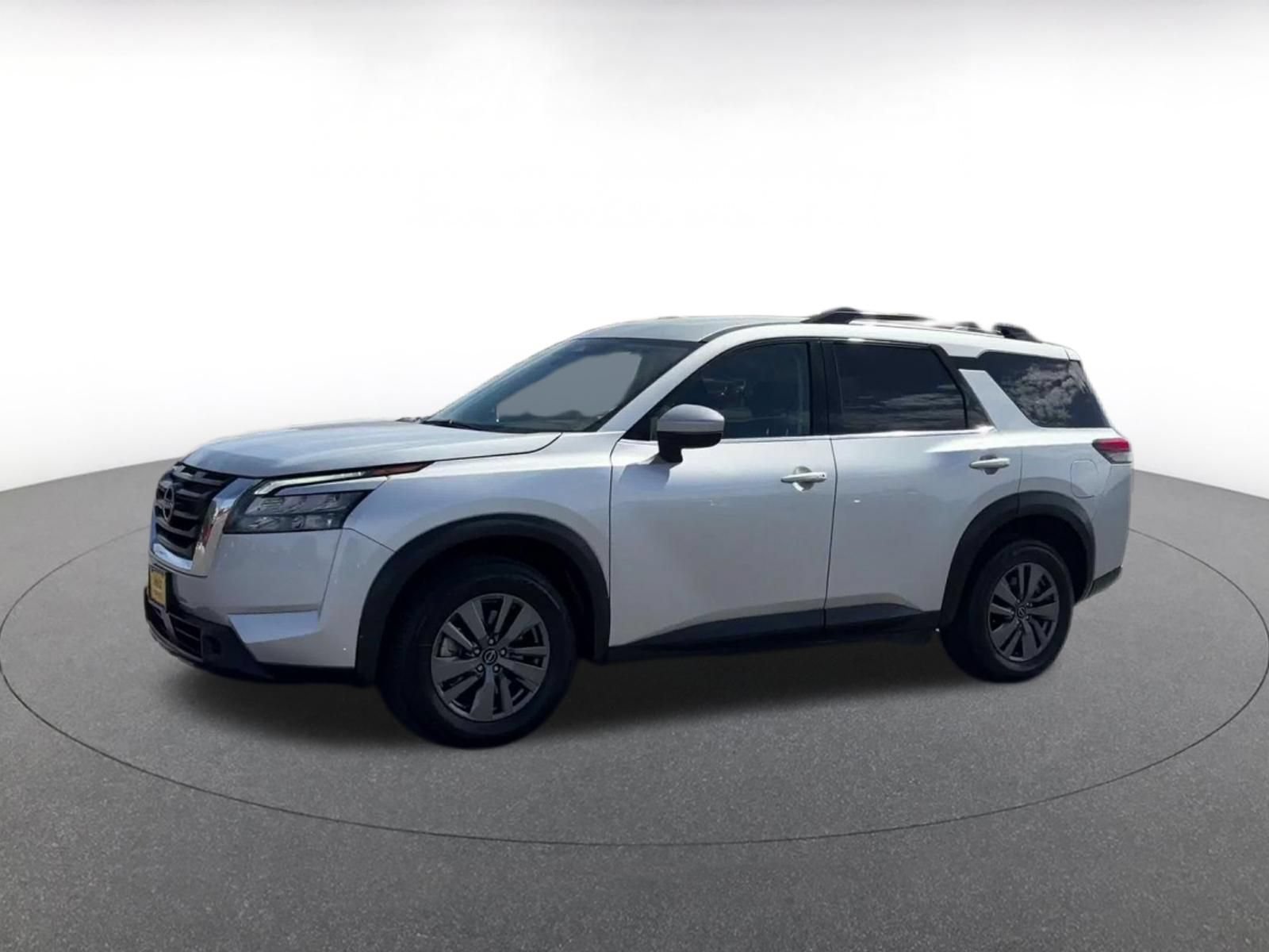 Used 2025 Nissan Pathfinder SV AWD/4WD image 6