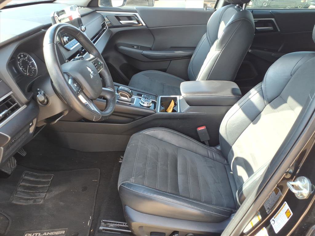 Used 2023 Mitsubishi Outlander SE image 17