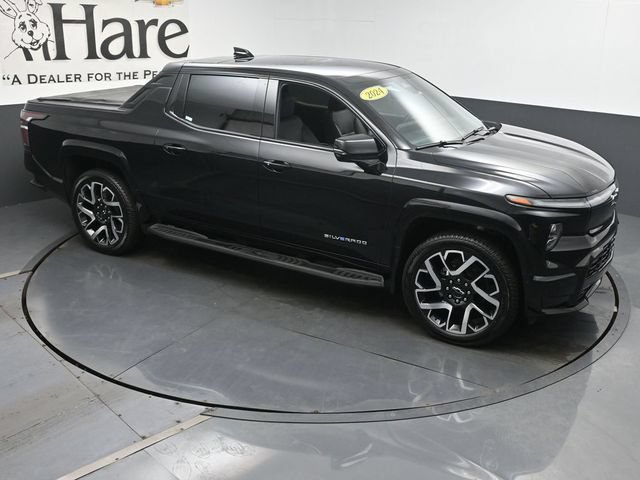 Used 2024 Chevrolet Silverado EV RST AWD/4WD image 47
