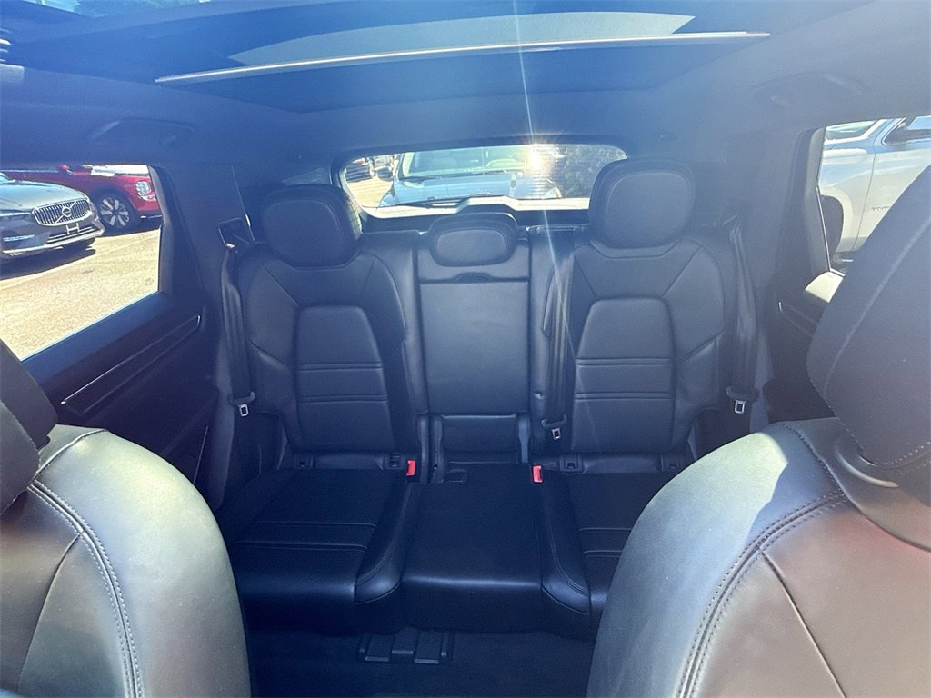 Used 2019 Porsche Cayenne Base w/ Premium Package image 24
