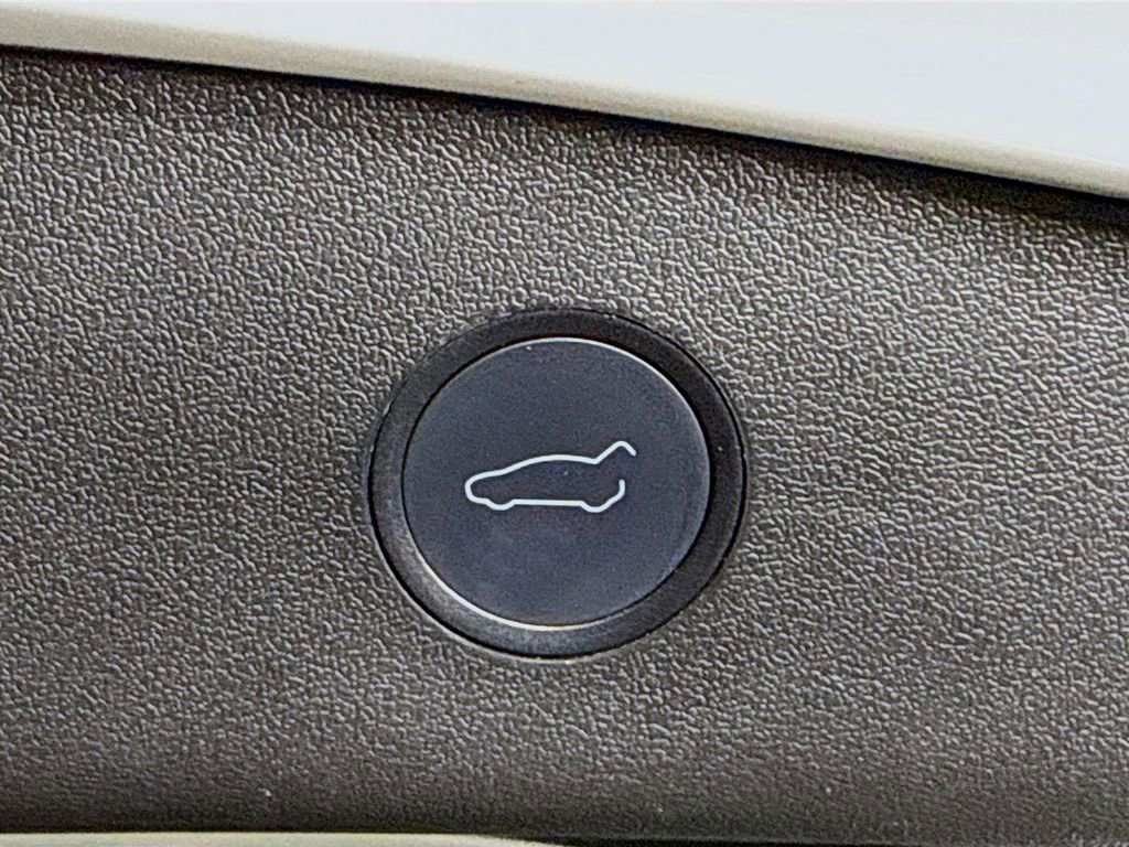 Used 2021 Tesla Model 3 Standard Range Plus image 28