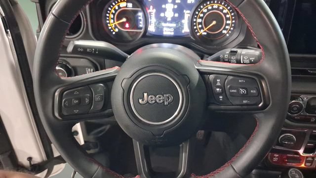 Used 2024 Jeep Wrangler Unlimited Rubicon AWD/4WD image 11