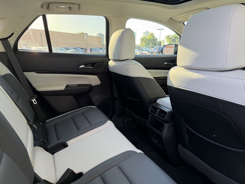 Used 2024 Honda Prologue Touring image 37