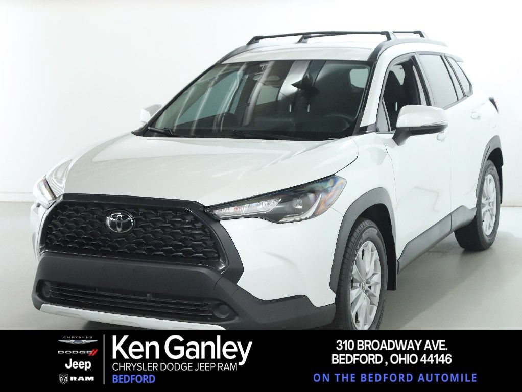 Used 2024 Toyota Corolla Cross LE FWD image 1