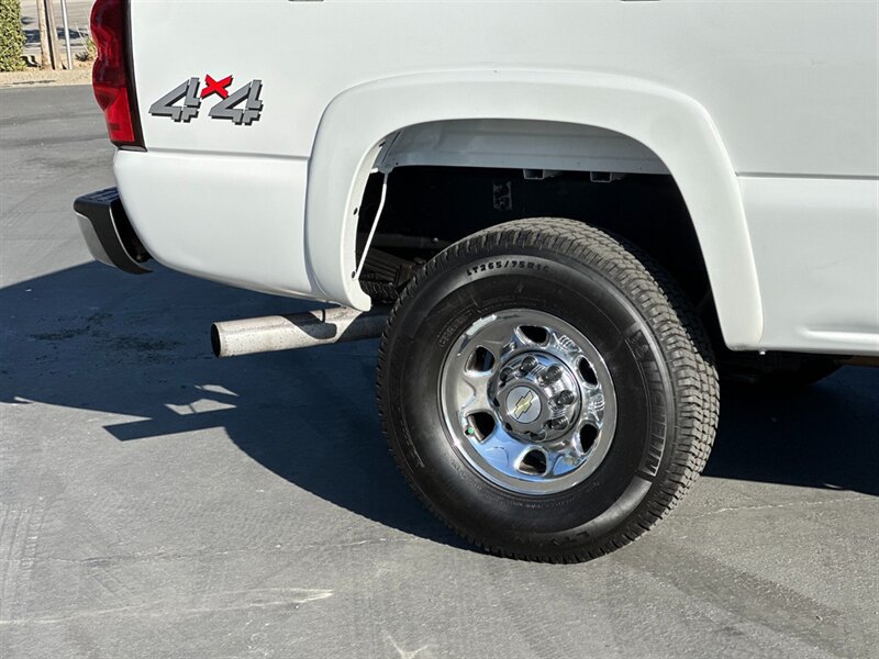 Used 2007 Chevrolet Silverado 3500 LT w/ Heavy-Duty Power Package AWD/4WD image 15