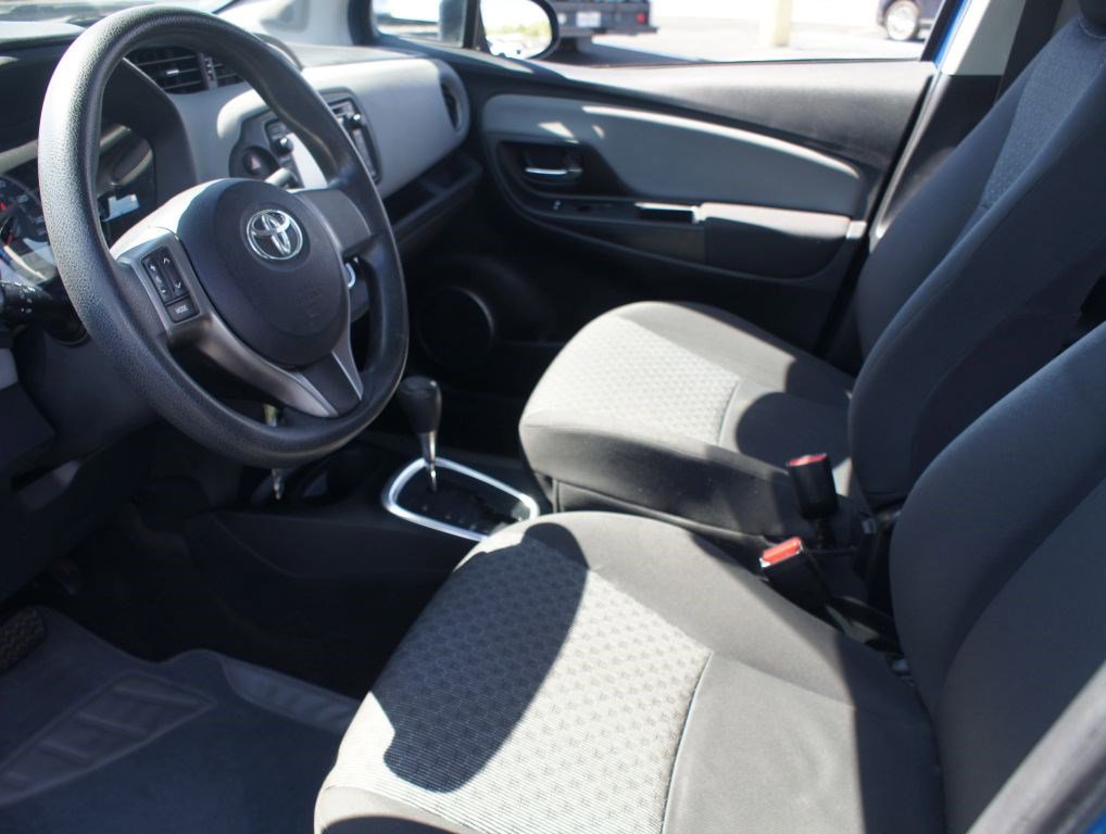 Used 2015 Toyota Yaris LE image 9