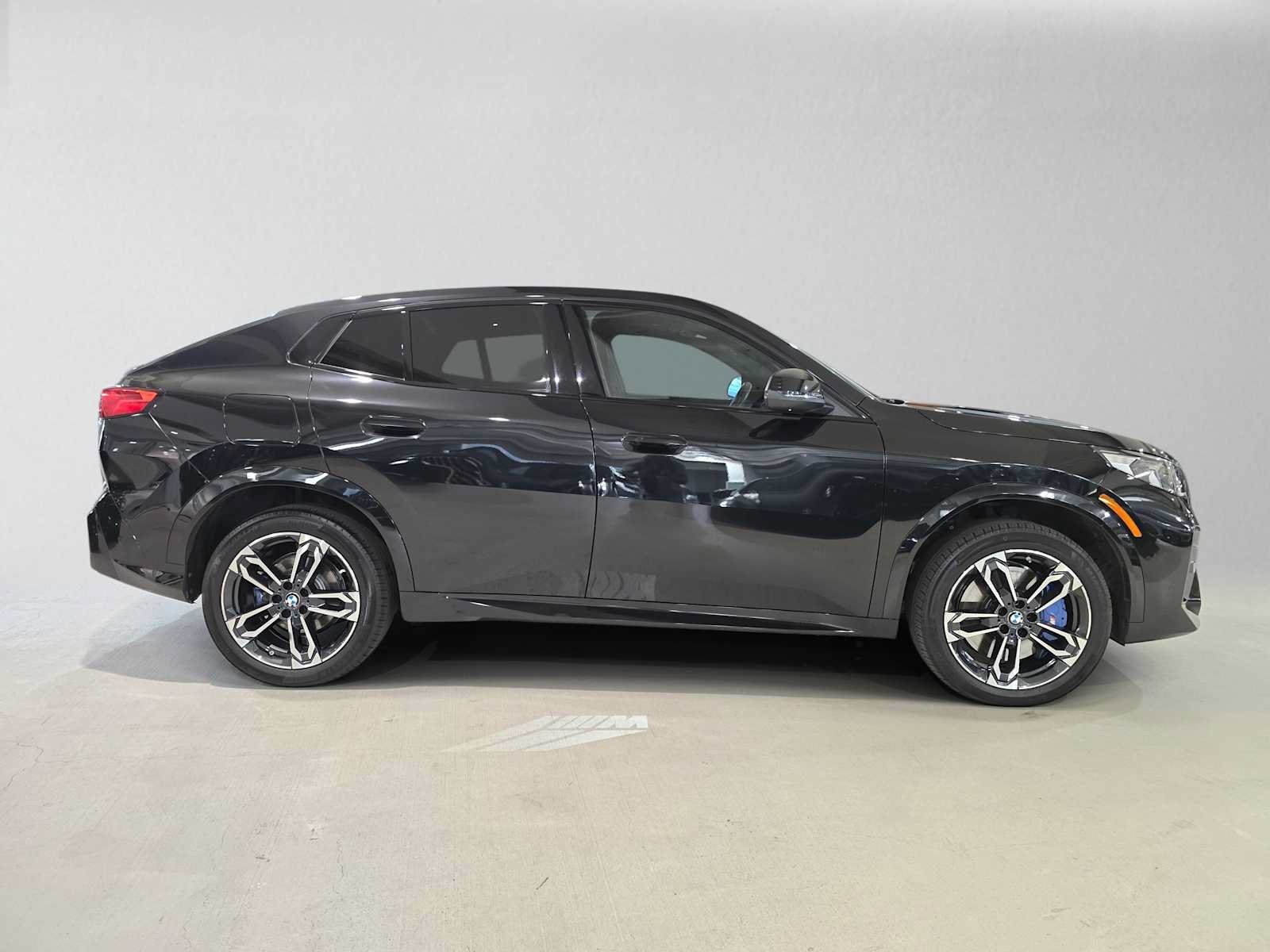 Used 2026 BMW X2 xDrive28i AWD/4WD image 2