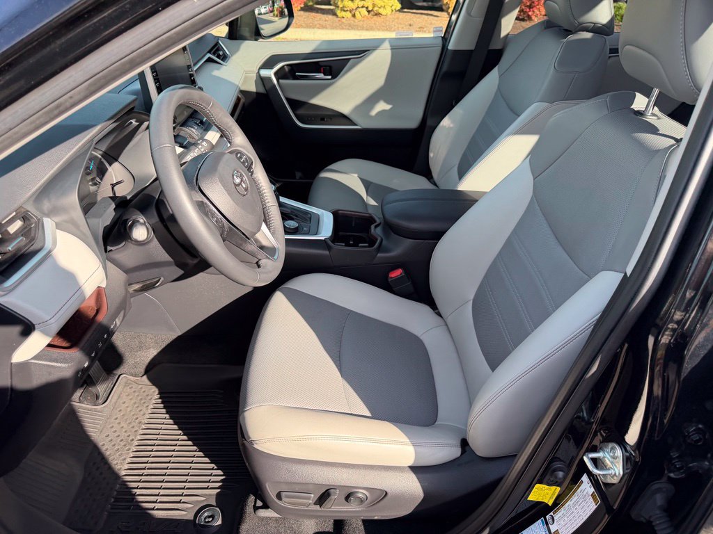 Certified 2022 Toyota RAV4 Limited AWD/4WD image 12