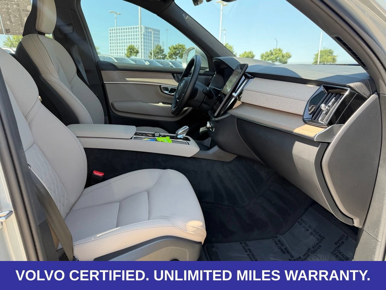 Certified 2026 Volvo XC90 B6 Plus w/ Protection Package Premier AWD/4WD image 34