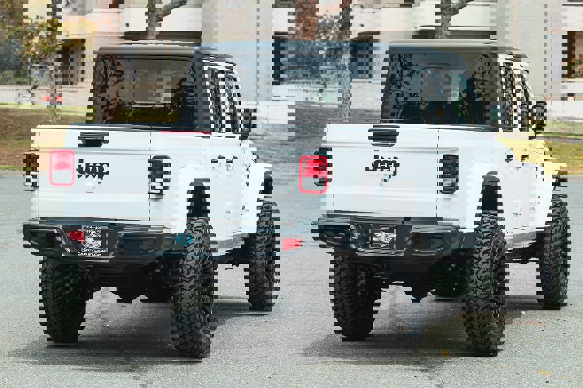 Used 2024 Jeep Gladiator Sport image 14