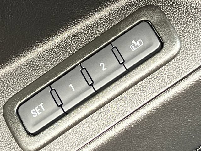 Used 2024 Chevrolet Equinox Premier AWD/4WD image 18
