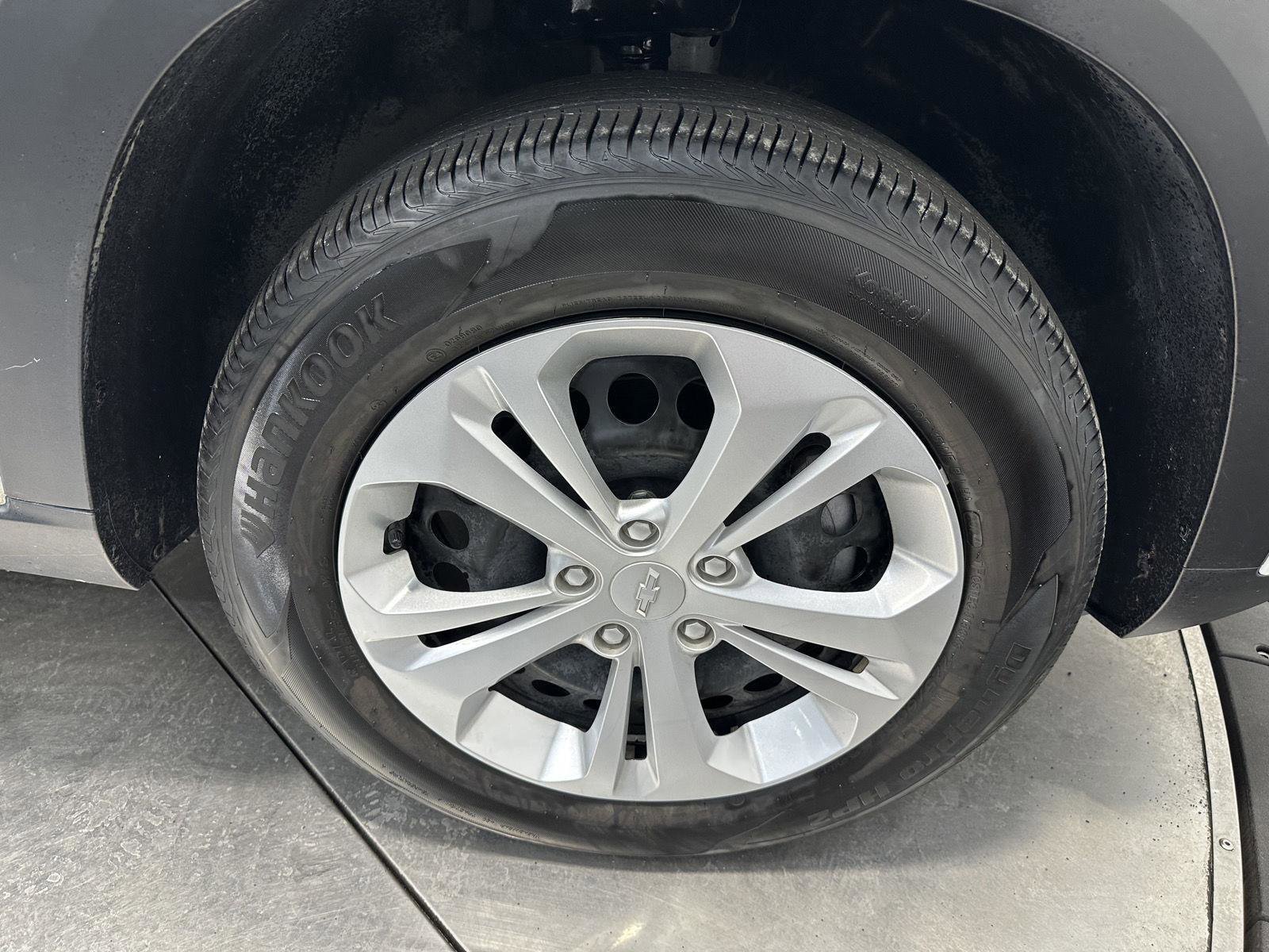 Used 2025 Chevrolet Trax LS FWD image 12