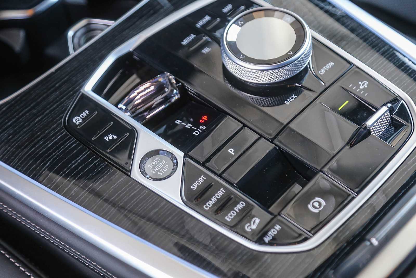 Used 2026 BMW X7 M60i w/ Climate Comfort Package image 16