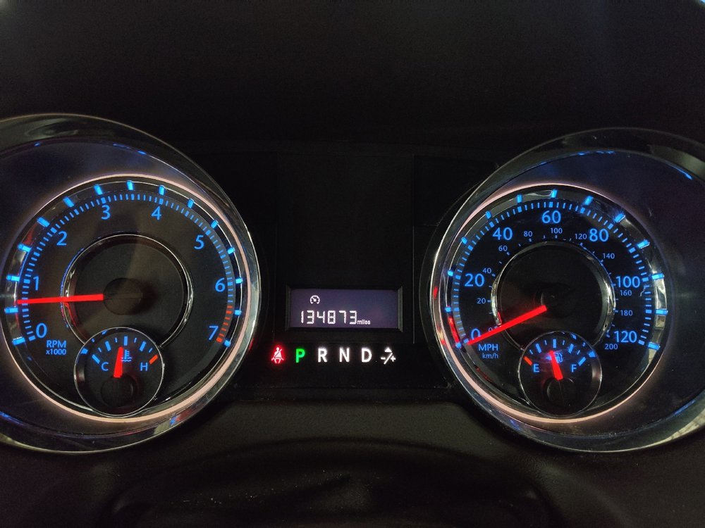 Used 2015 Chrysler Town & Country LX image 23