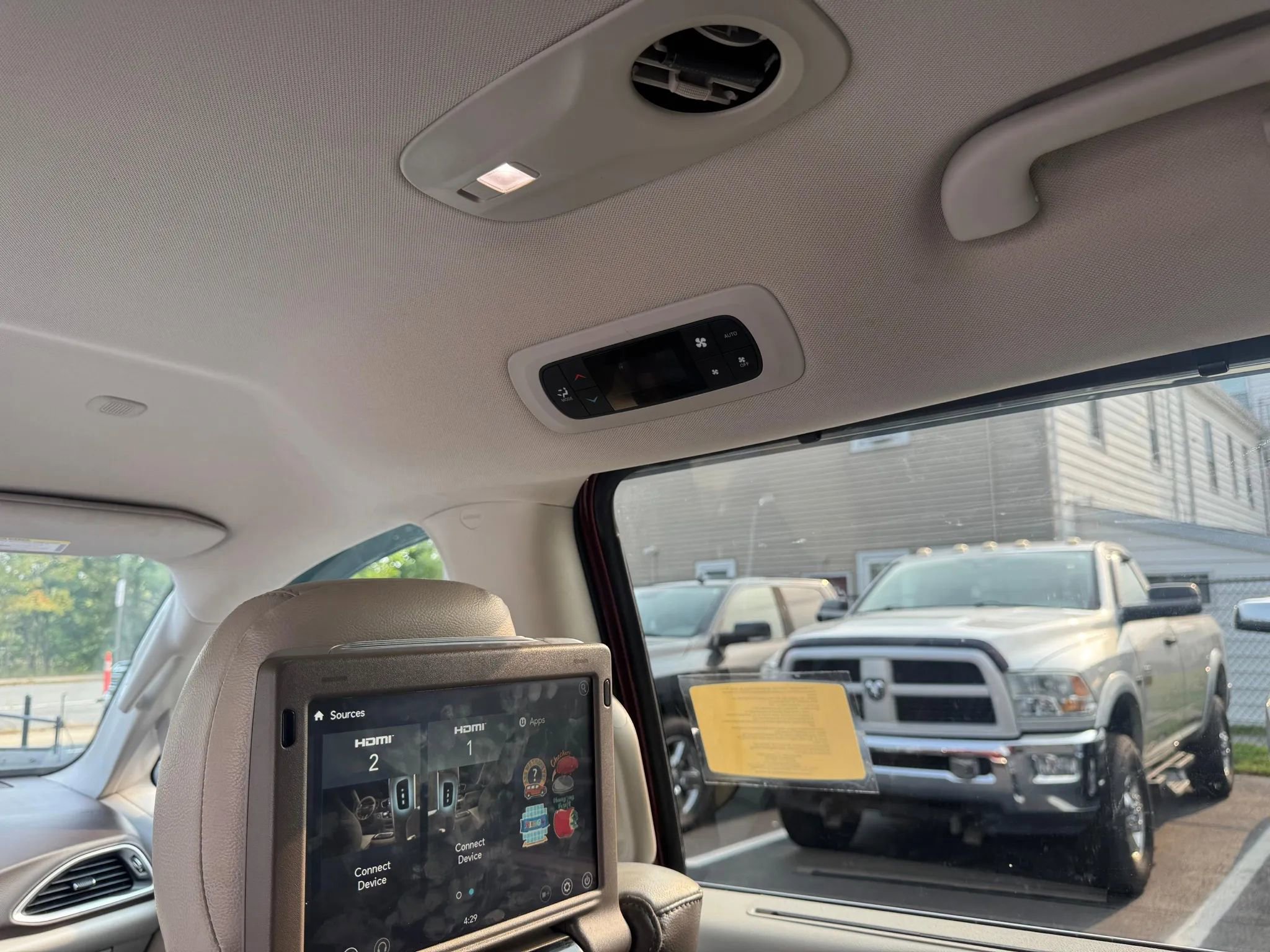 Used 2017 Chrysler Pacifica Touring-L Plus image 26