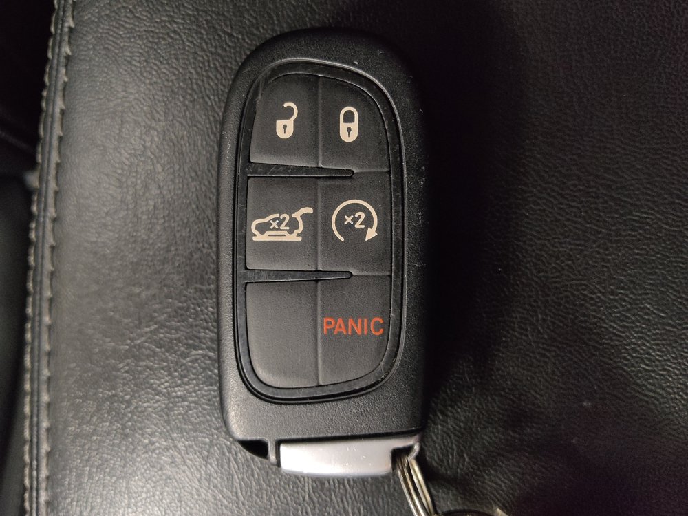 Used 2022 Jeep Cherokee Limited AWD/4WD image 32