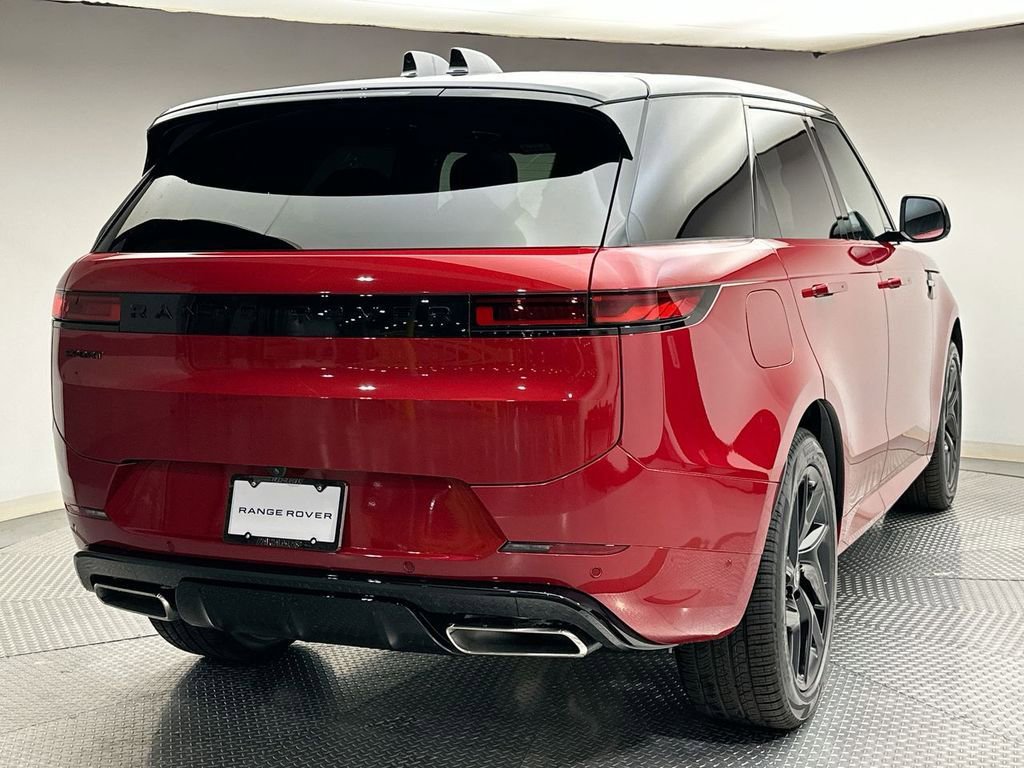 Used 2025 Land Rover Range Rover Sport Dynamic SE image 3