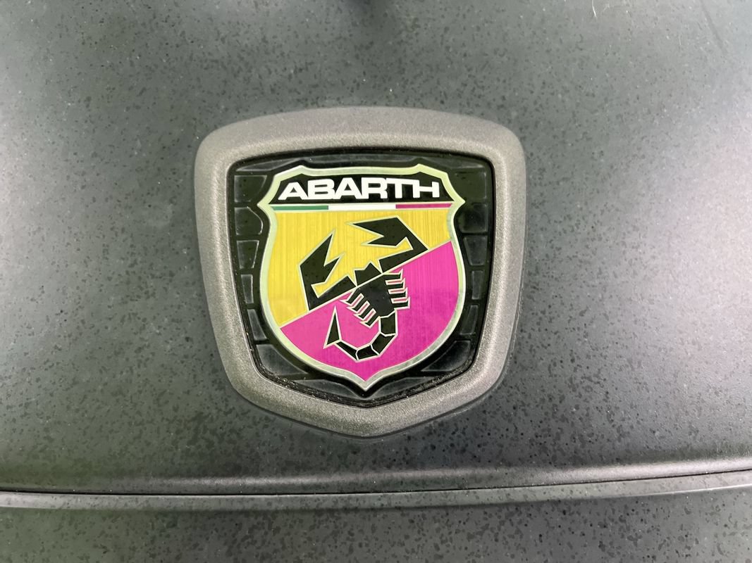 Used 2018 FIAT 124 Spider Abarth w/ Convenience Group RWD image 15
