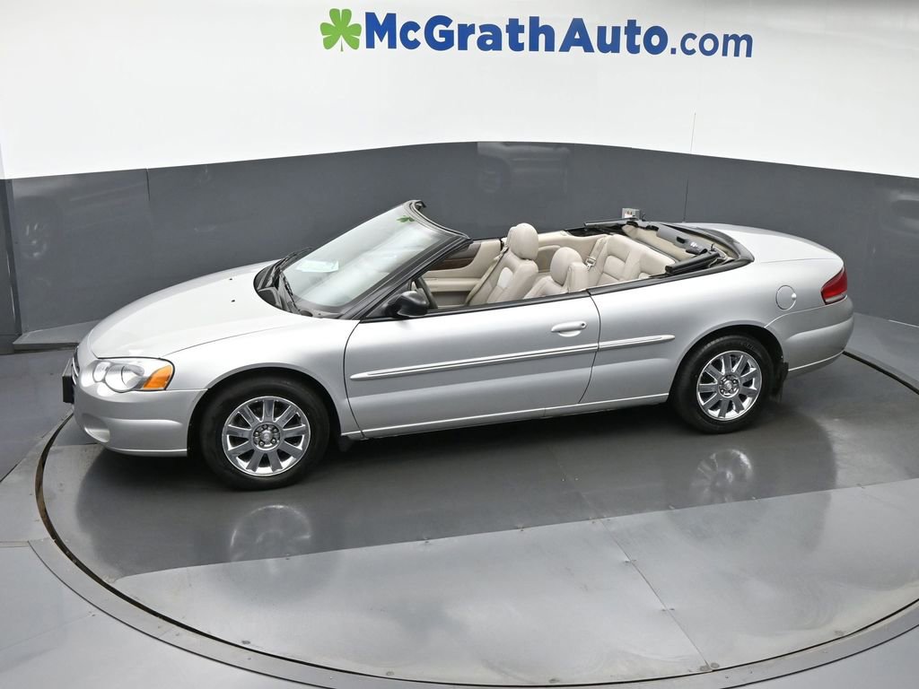 Used 2005 Chrysler Sebring Limited image 17