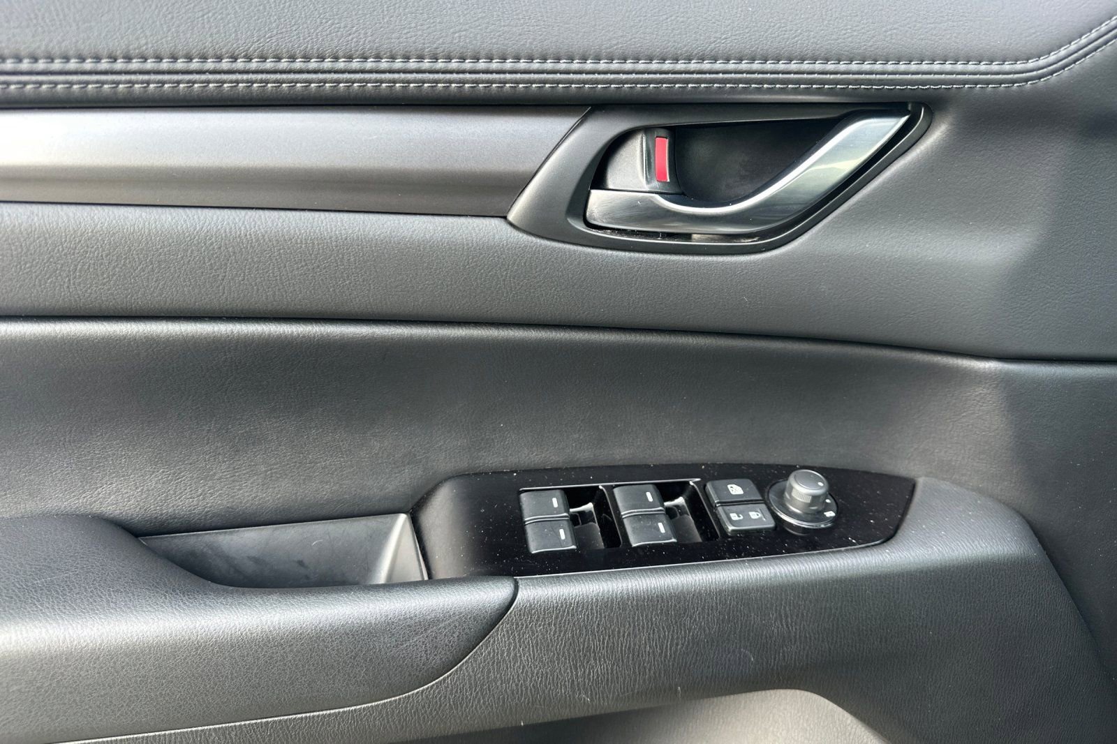 Used 2025 MAZDA CX-5 AWD 2.5 S w/ Select Package image 14