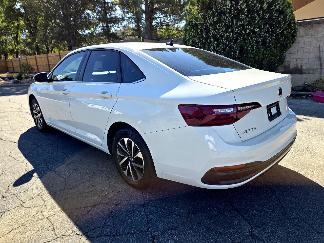 Used 2022 Volkswagen Jetta S image 3