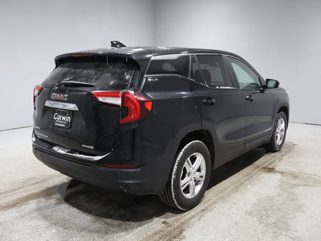 Used 2024 GMC Terrain SLE video 2