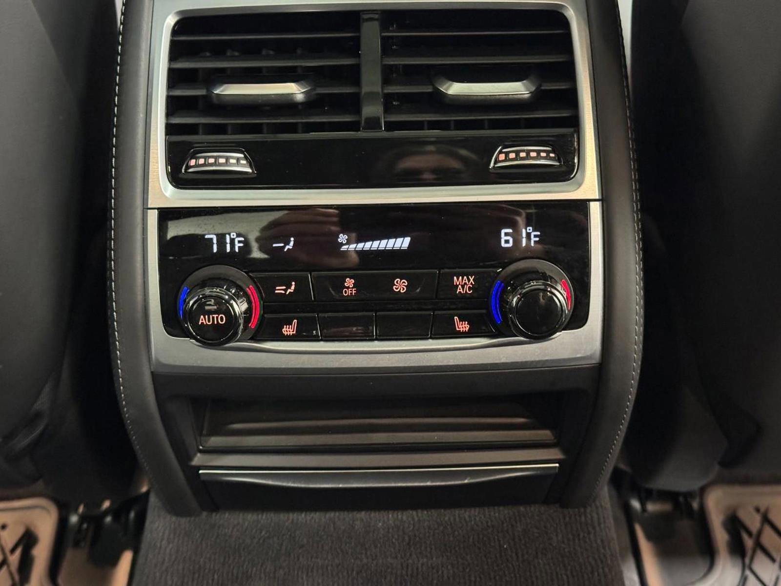 Used 2022 BMW 750i xDrive w/ Executive Package image 11